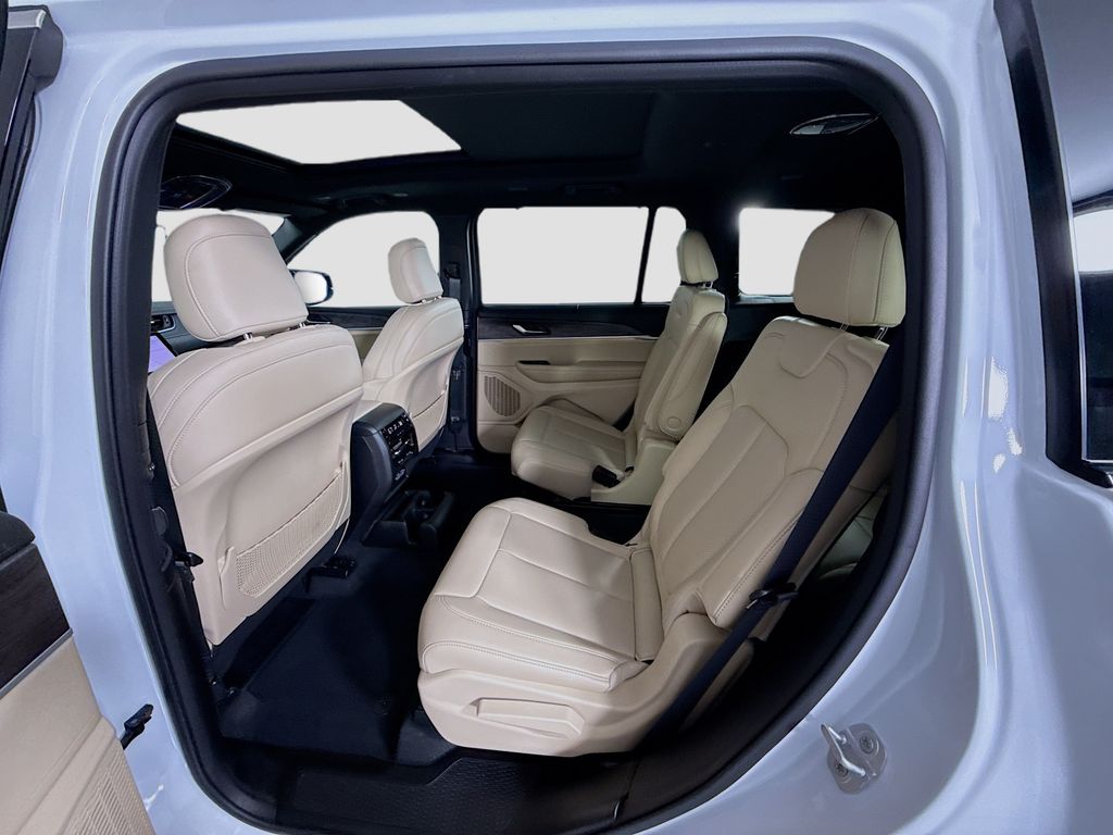 Thumbnail: 2025 Jeep Grand Cherokee L - 22