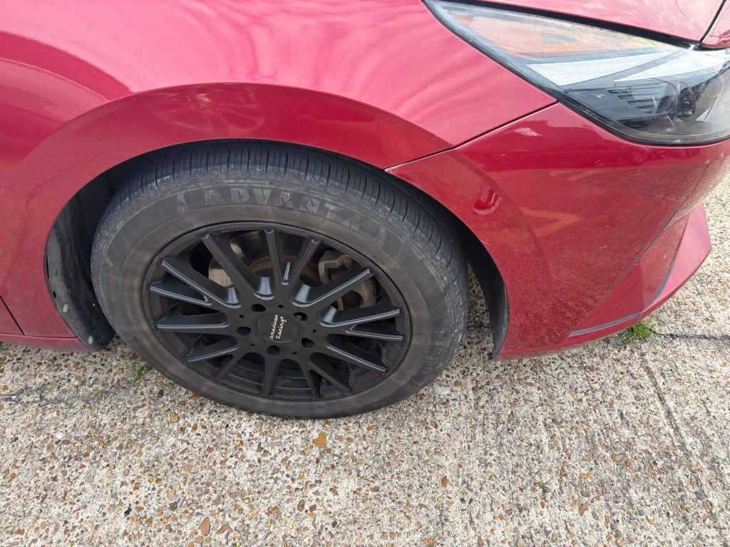 View vehicle photo 7
