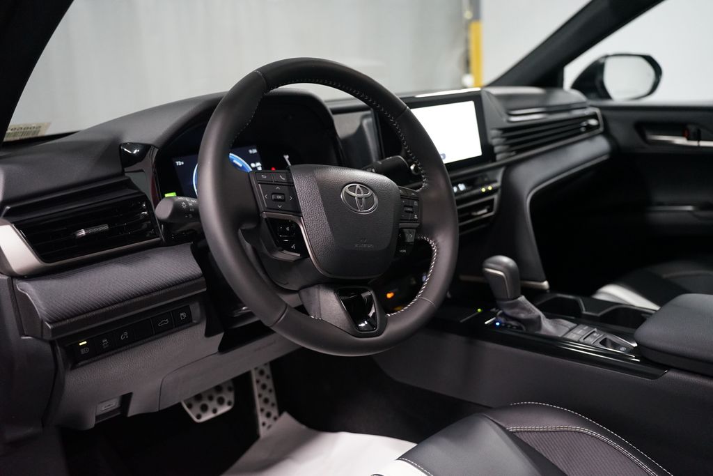 Thumbnail: 2025 Toyota Camry - 15
