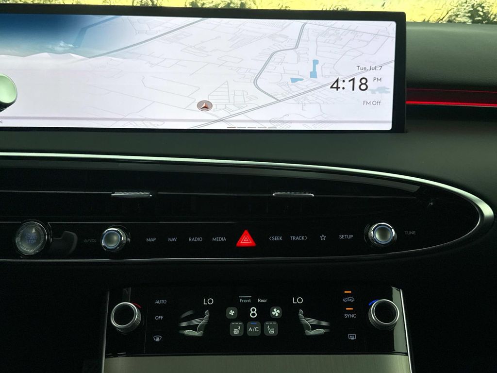 New 2026 White Genesis 2.5T image 26