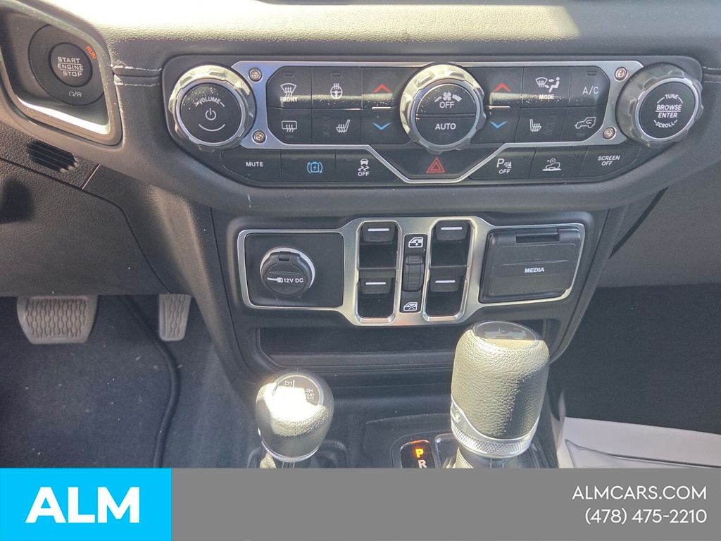 Used 2025 Black Jeep Sahara 4xe image 22