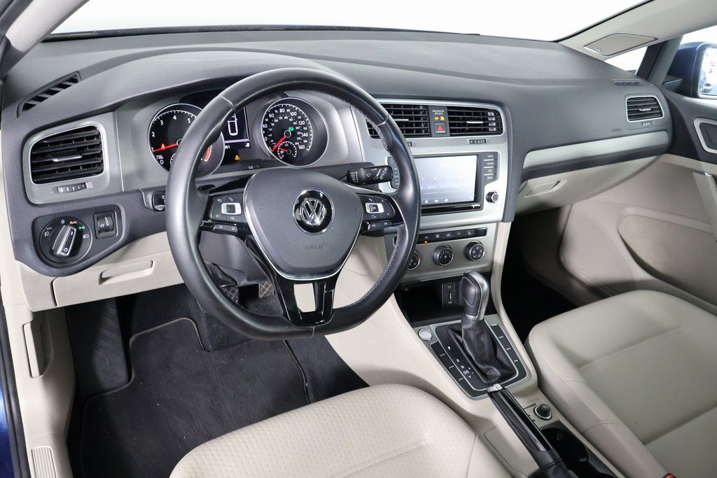 Thumbnail: 2017 Volkswagen e-Golf - 7