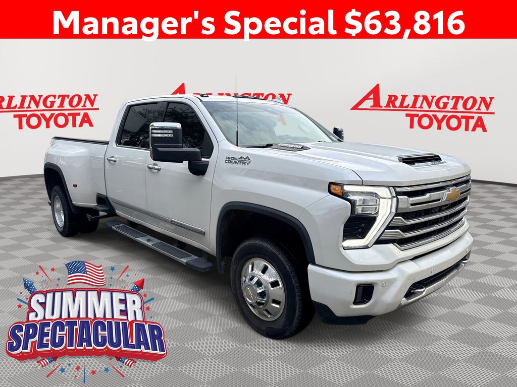 White (Iridescent Pearl Tricoat) 2024 Chevrolet Silverado 3500HD Pickup Truck Four-Wheel Drive Automatic