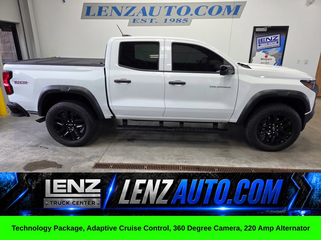 Summit White 2023 Chevrolet Colorado Pickup Truck Four-Wheel Drive 8-Speed Automatic