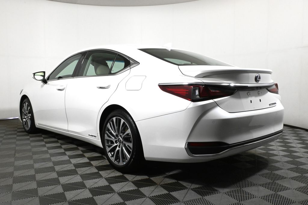 2020 Lexus ES Hybrid 300h 5