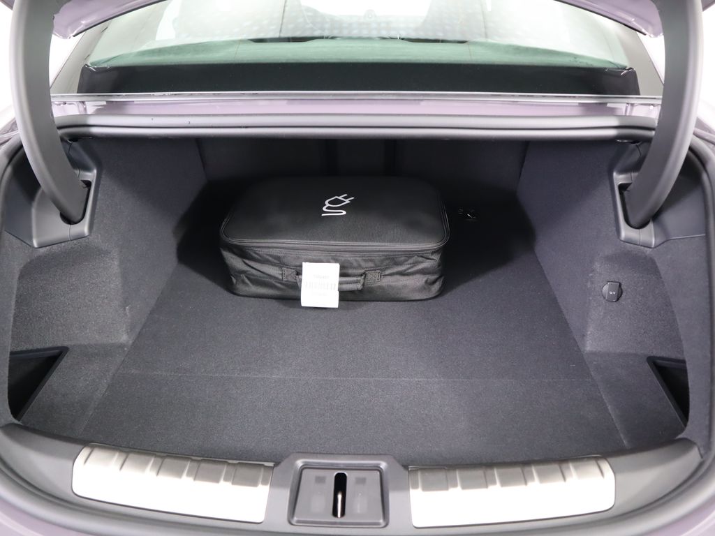 Thumbnail: 2025 Porsche Taycan - 31