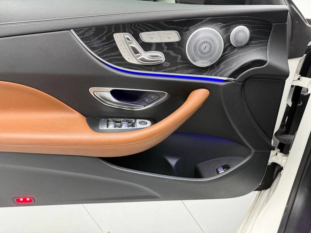 Thumbnail: 2019 Mercedes-Benz E-Class - 12