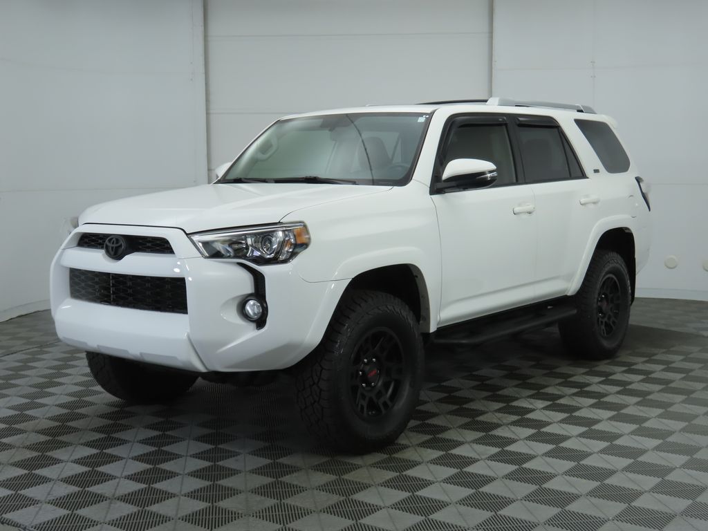 2018 Toyota 4Runner SR5 Hero Image