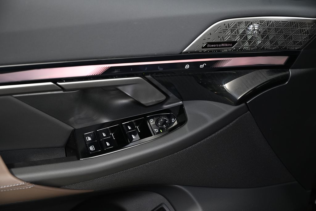 Thumbnail: 2026 BMW 5 Series - 22