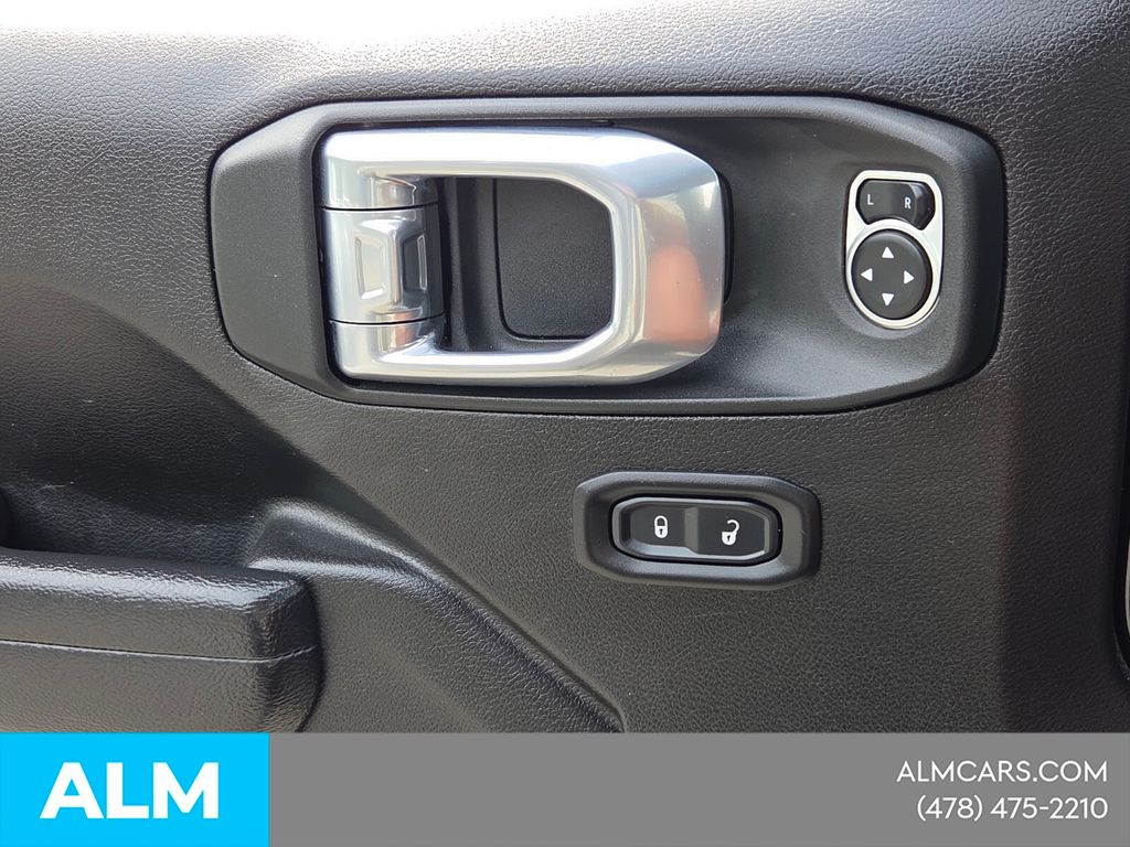 Used 2025 Black Jeep Sport S image 29