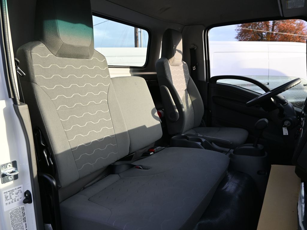 2025 Isuzu NPR XD 