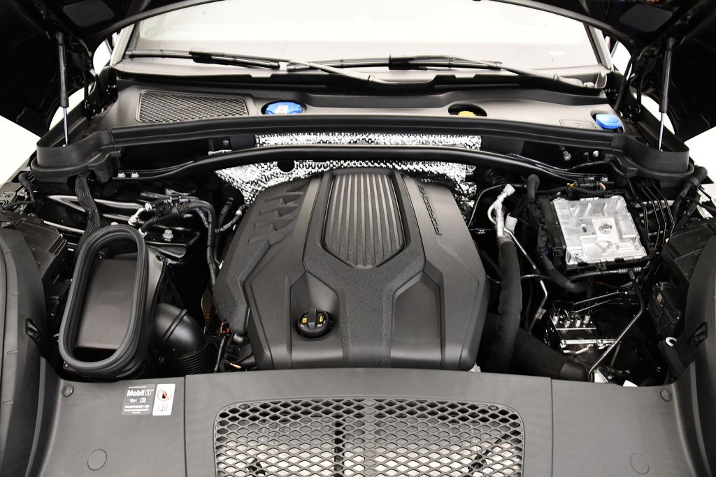 Thumbnail: 2025 Porsche Macan - 10