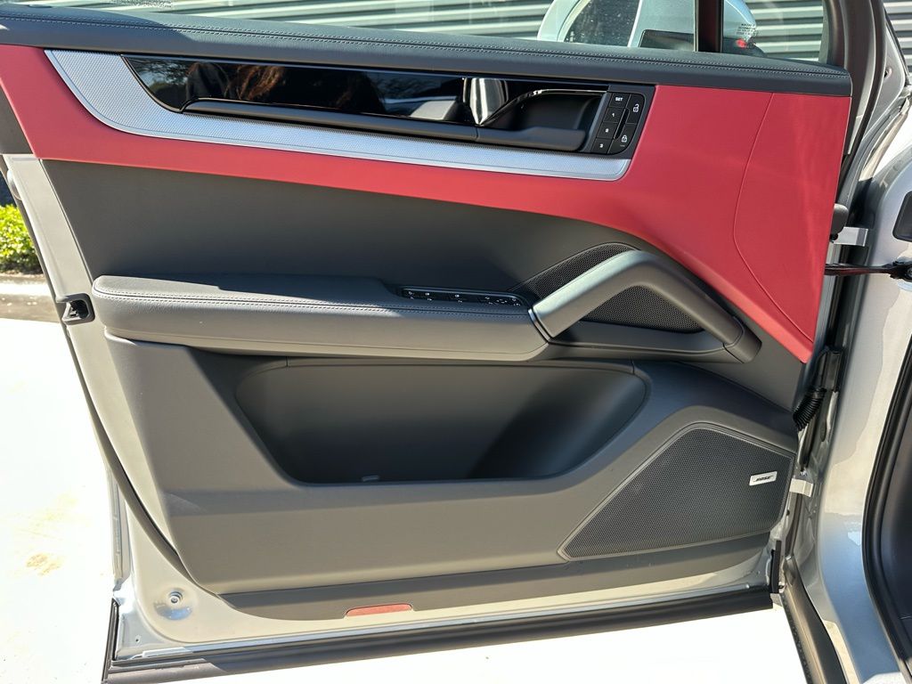 Thumbnail: 2026 Porsche Cayenne - 20