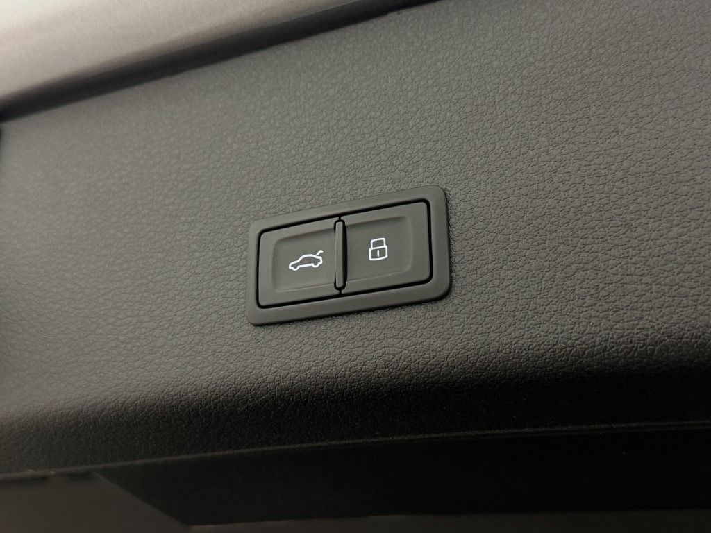 2023 Audi e-tron Premium Plus 29