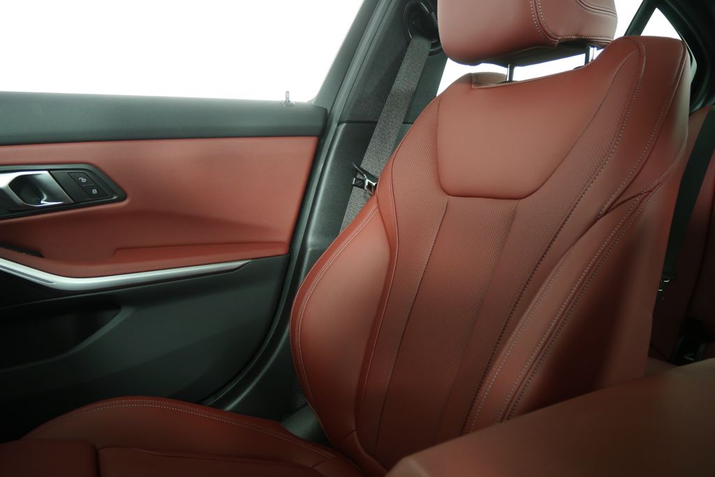 Thumbnail: 2025 BMW 3 Series - 25