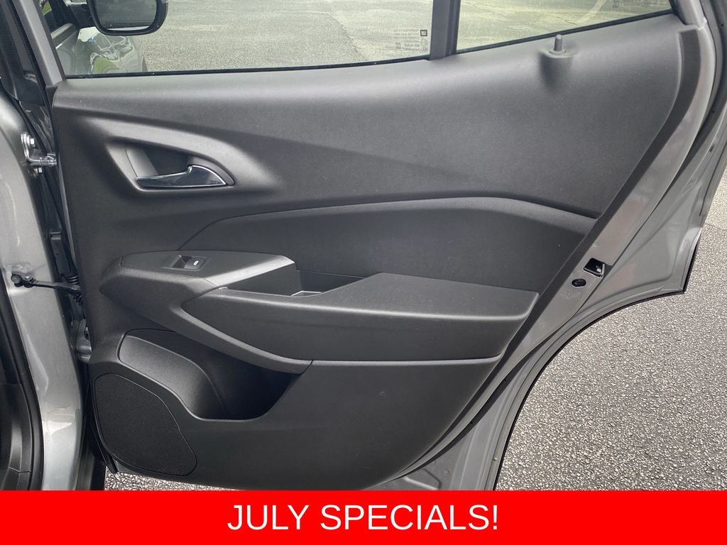 Used 2025 Chevrolet Trax SUV