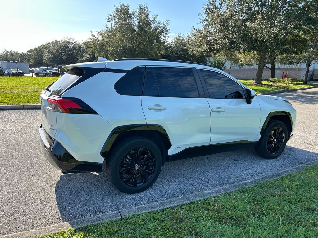 Thumbnail: 2022 Toyota RAV4 - 5