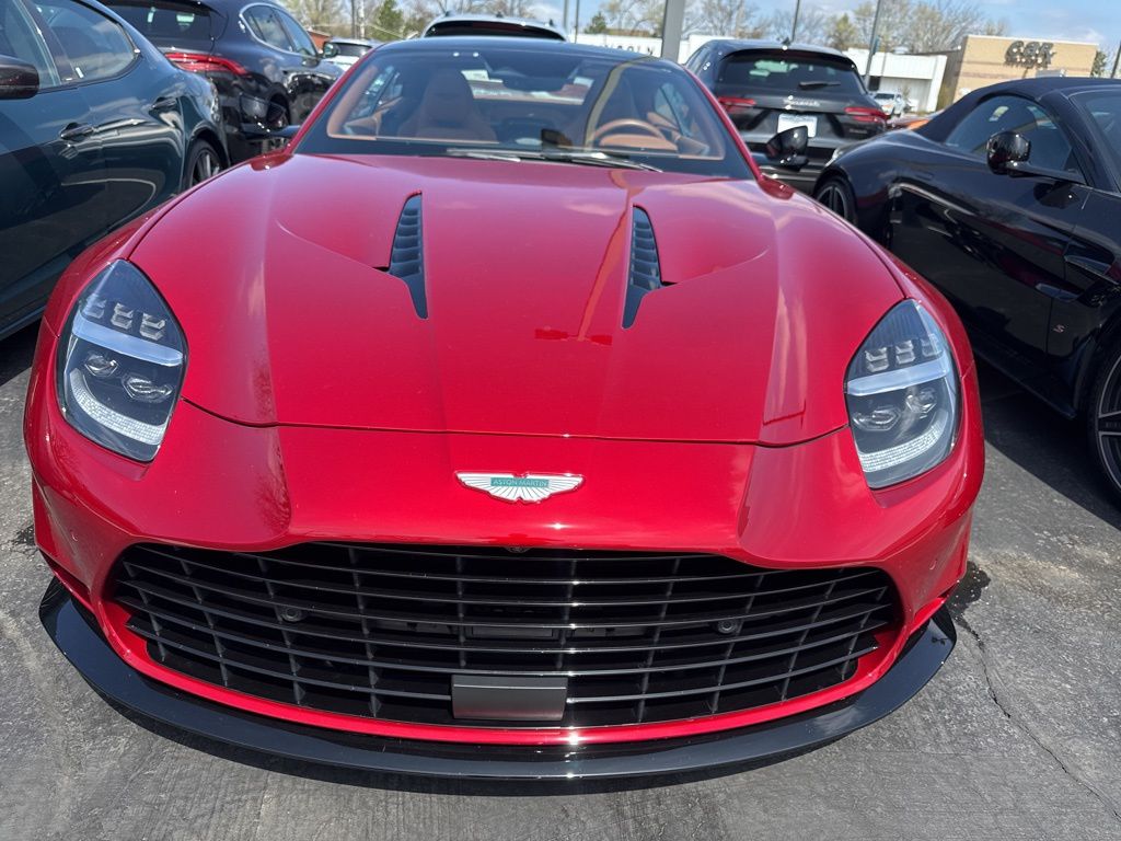 Q Supernova Red 2025 Aston Martin Vanquish Coupe RWD Coupe Rear-Wheel Drive 8-Speed Automatic