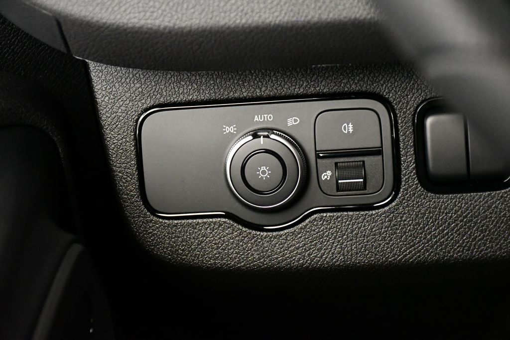 Thumbnail: 2026 Mercedes-Benz Sprinter - 15