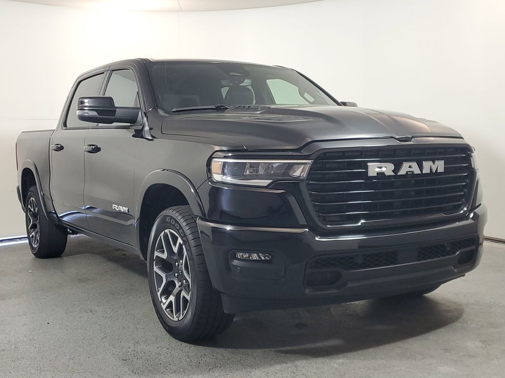 2025 RAM 1500 Laramie Crew Cab 4WD
