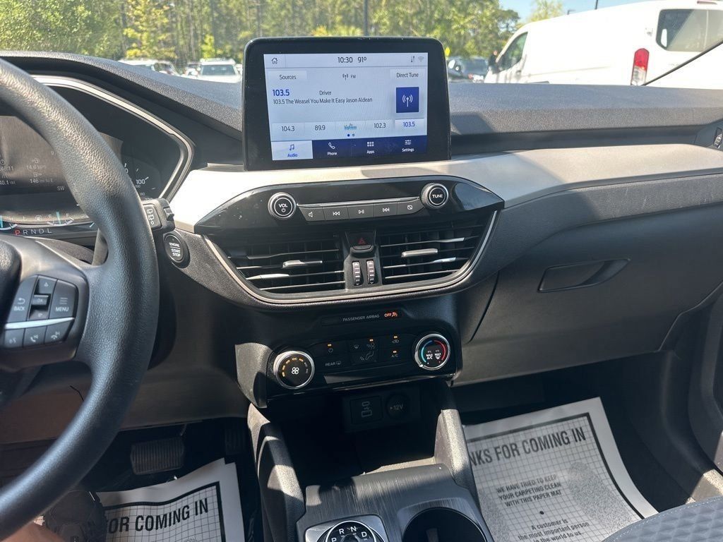 2022 Oxford White Ford Escape SE FWD SUV