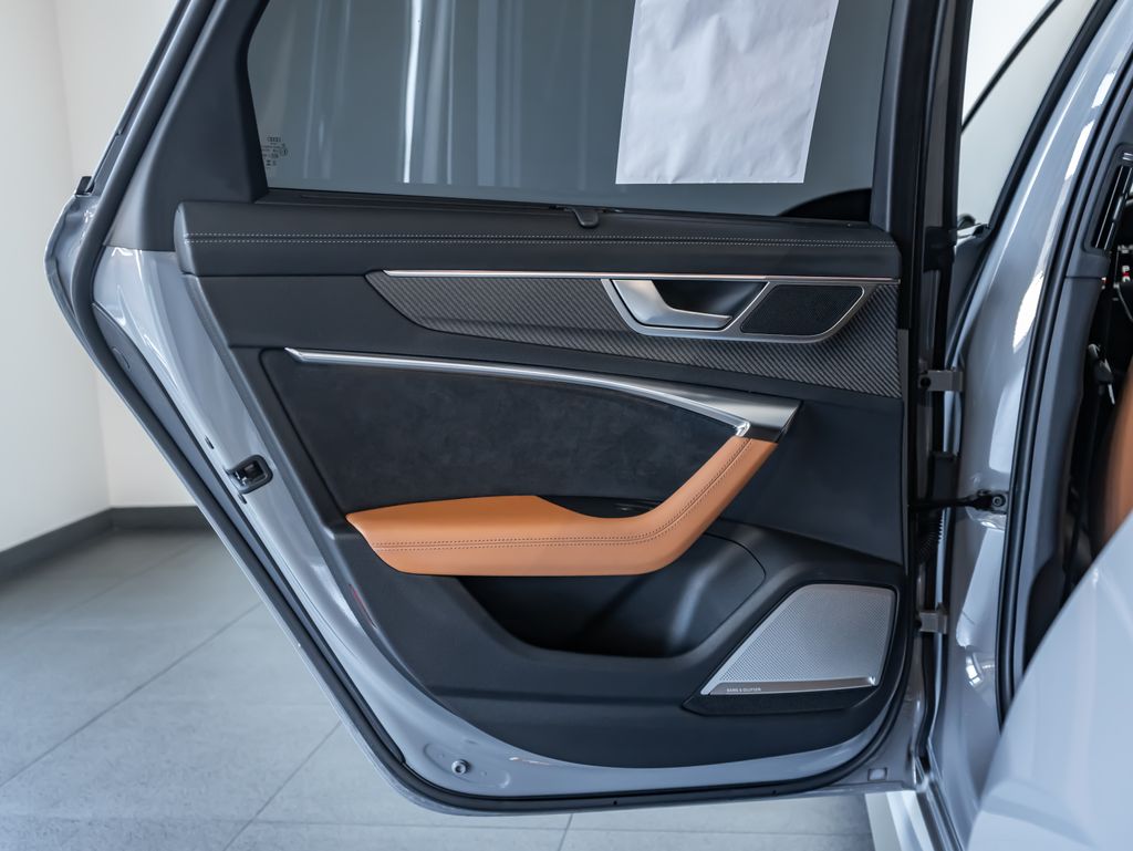 Used 2024  Audi 4.0T image 24