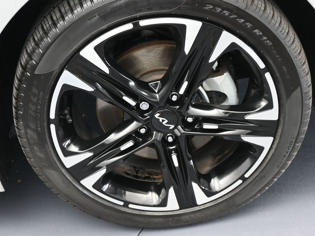 Used 2023 Wolf Gray Kia GT-Line image 42