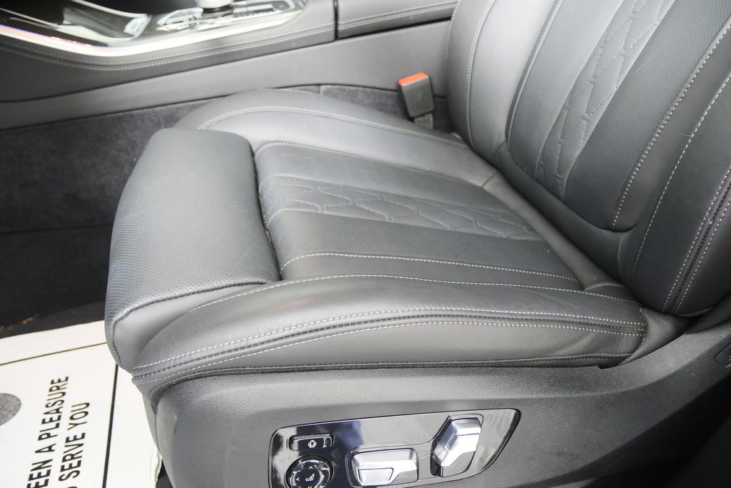2024 BMW X5 M60i 10