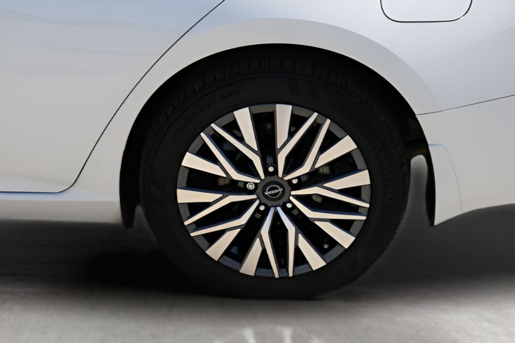 Used Car 2024 Nissan Altima  2.5 Sv For Sale Under $25,000 In Austin, Texas