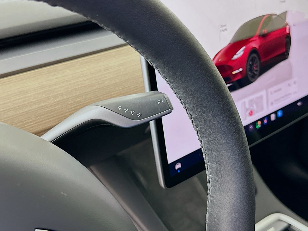 Thumbnail: 2022 Tesla Model Y - 17