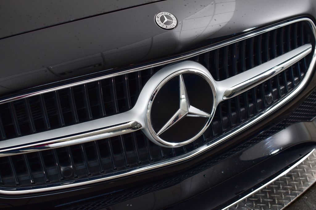 Thumbnail: 2025 Mercedes-Benz C-Class - 9