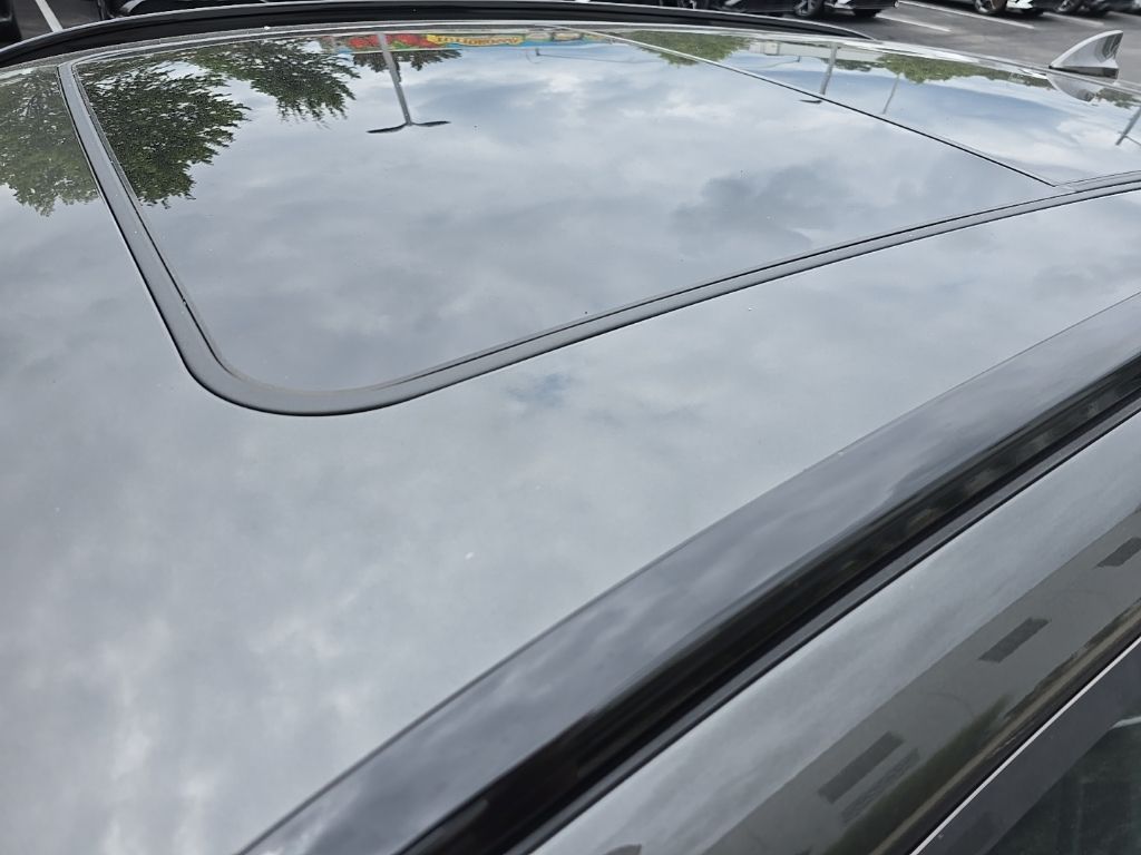 Thumbnail: 2026 Genesis GV70 - 14