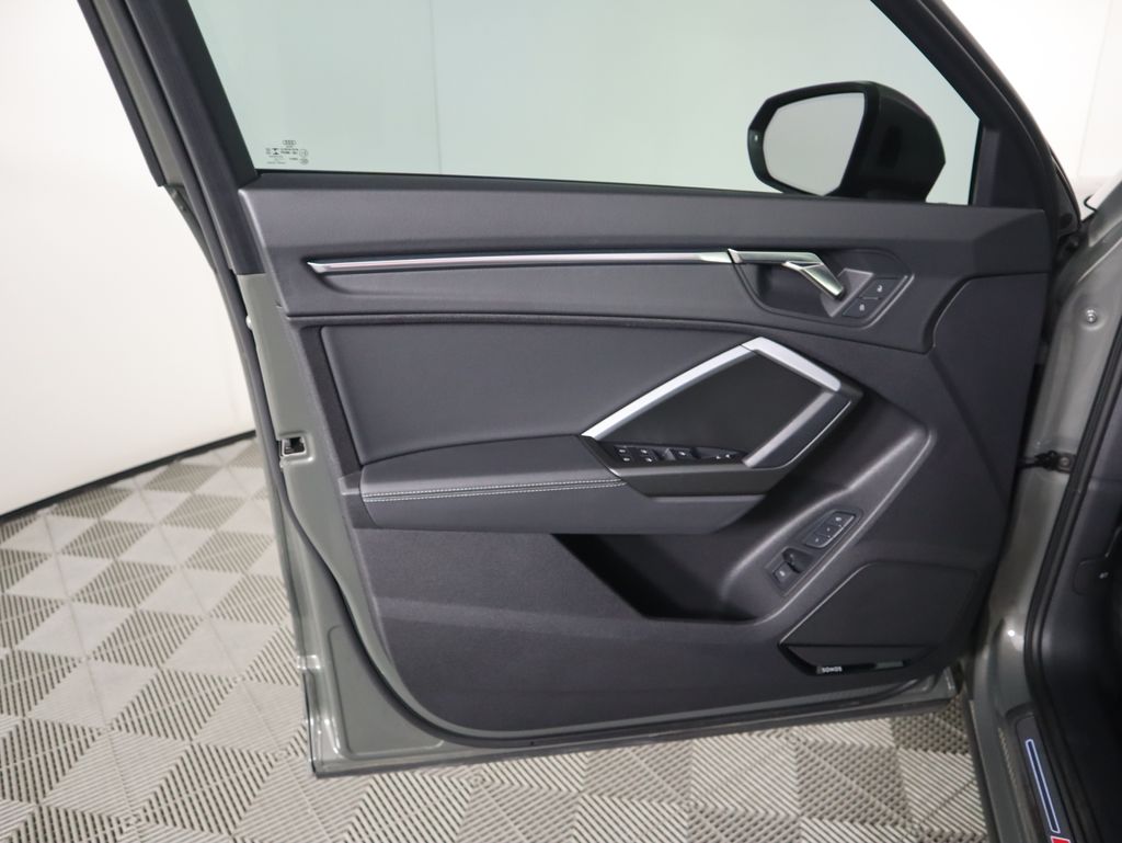 Thumbnail: 2022 Audi Q3 - 25