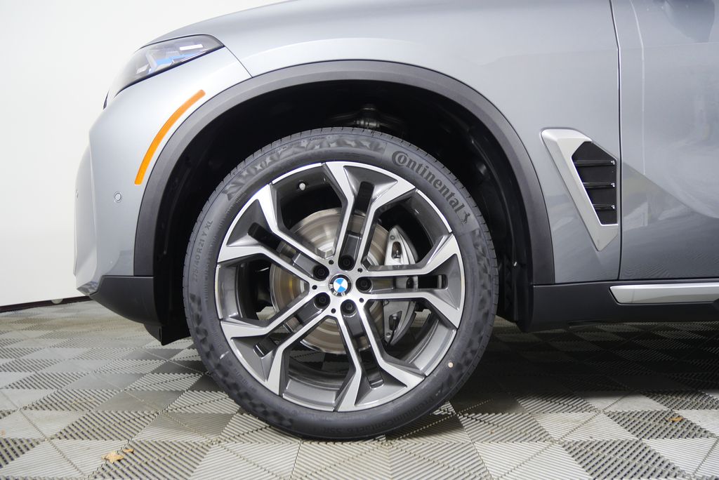 Thumbnail: 2026 BMW X5 - 8