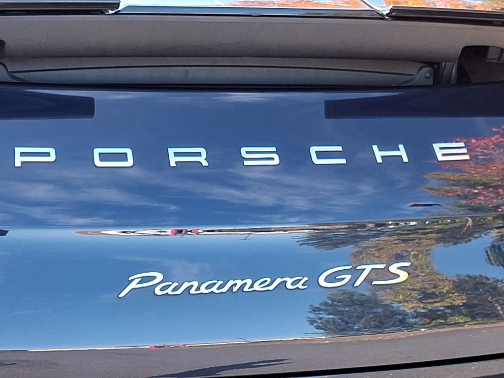 2016 Porsche Panamera GTS 29