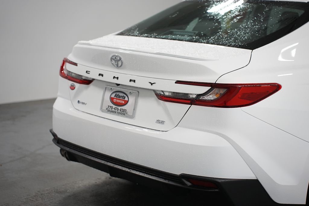 2025 Toyota Camry SE 9