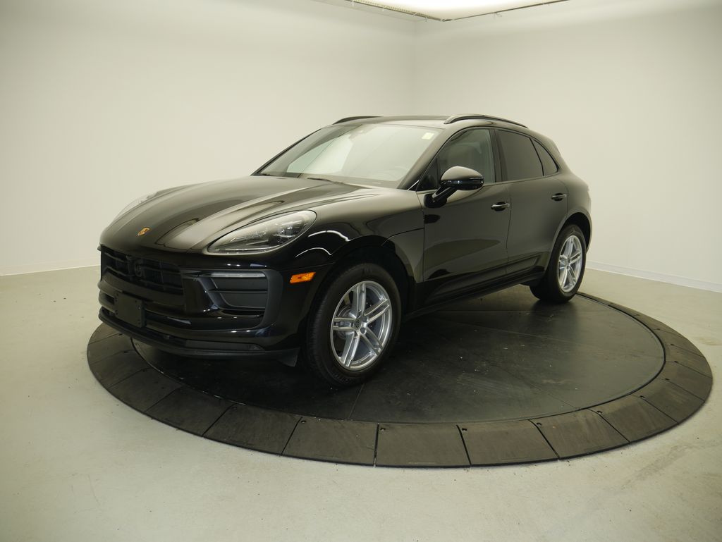 Thumbnail: 2023 Porsche Macan - 1