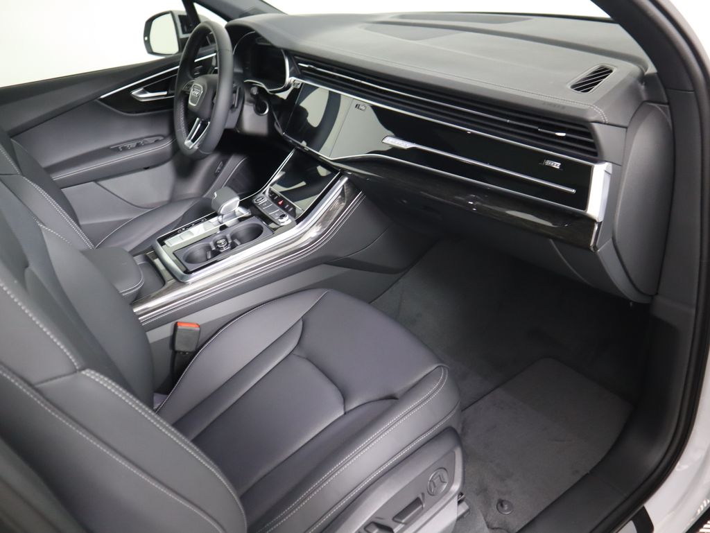 Thumbnail: 2026 Audi Q7 - 20