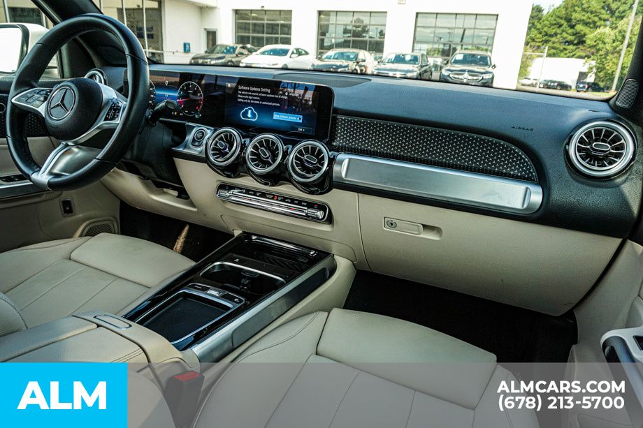 Used 2024 White Mercedes-Benz GLB 250 image 23