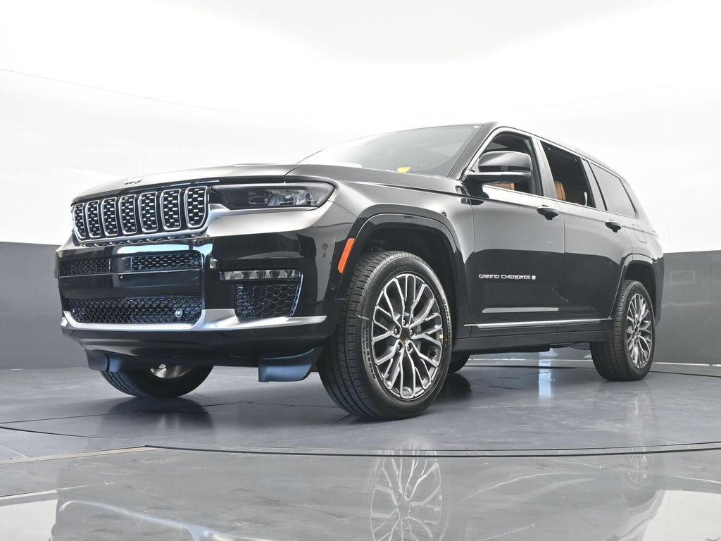 New 2025 Diamond Black Crystal Pearlcoat Jeep Summit image 55