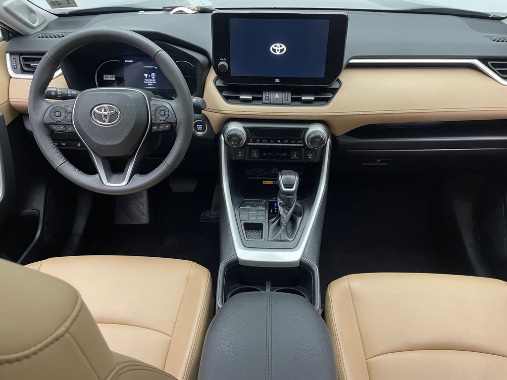 2024 Toyota RAV4 XLE Premium 19