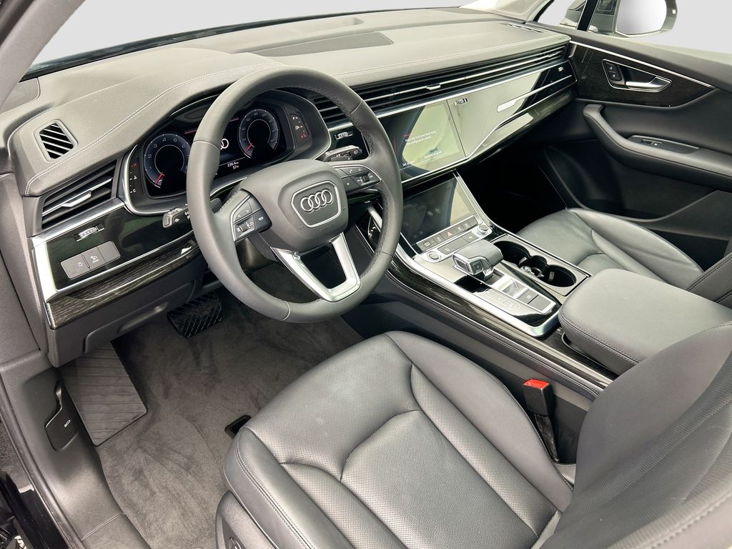 Thumbnail: 2023 Audi Q7 - 9