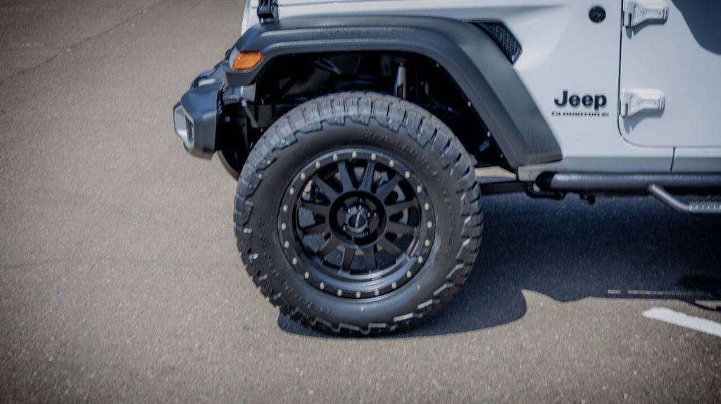 Used 2023 Jeep Gladiator Sport 4D Crew Cab