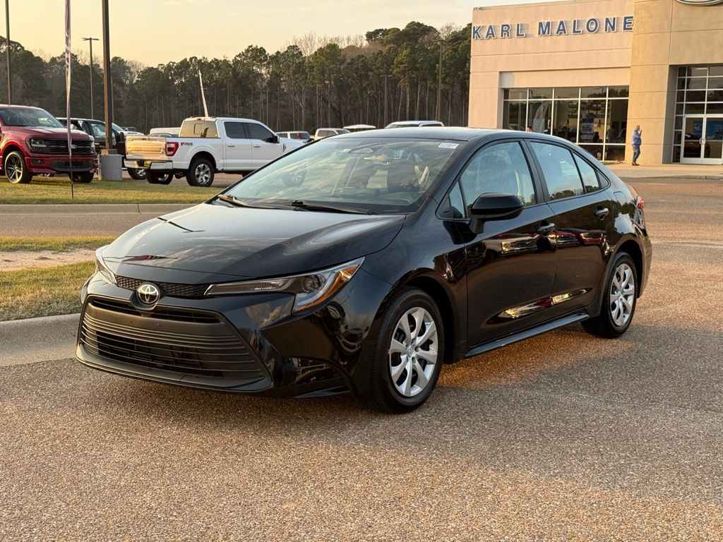 2025 Toyota Corolla LE FWD