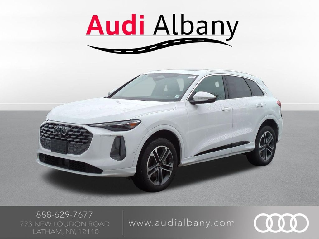 2025 Audi Q5 quattro Premium 40 TFSI