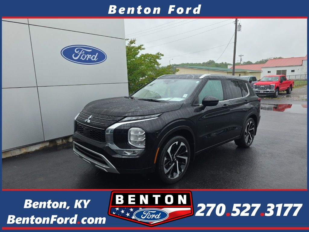 Black 2023 Mitsubishi Outlander SUV / Crossover All-Wheel Drive Continuously Variable Transmission