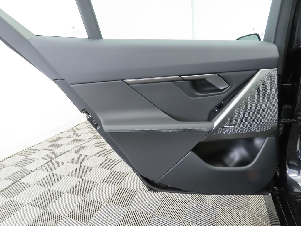 Thumbnail: 2026 BMW i5 - 25