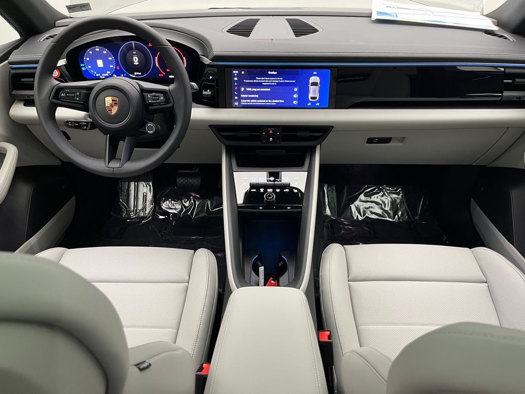 Thumbnail: 2025 Porsche Macan - 24