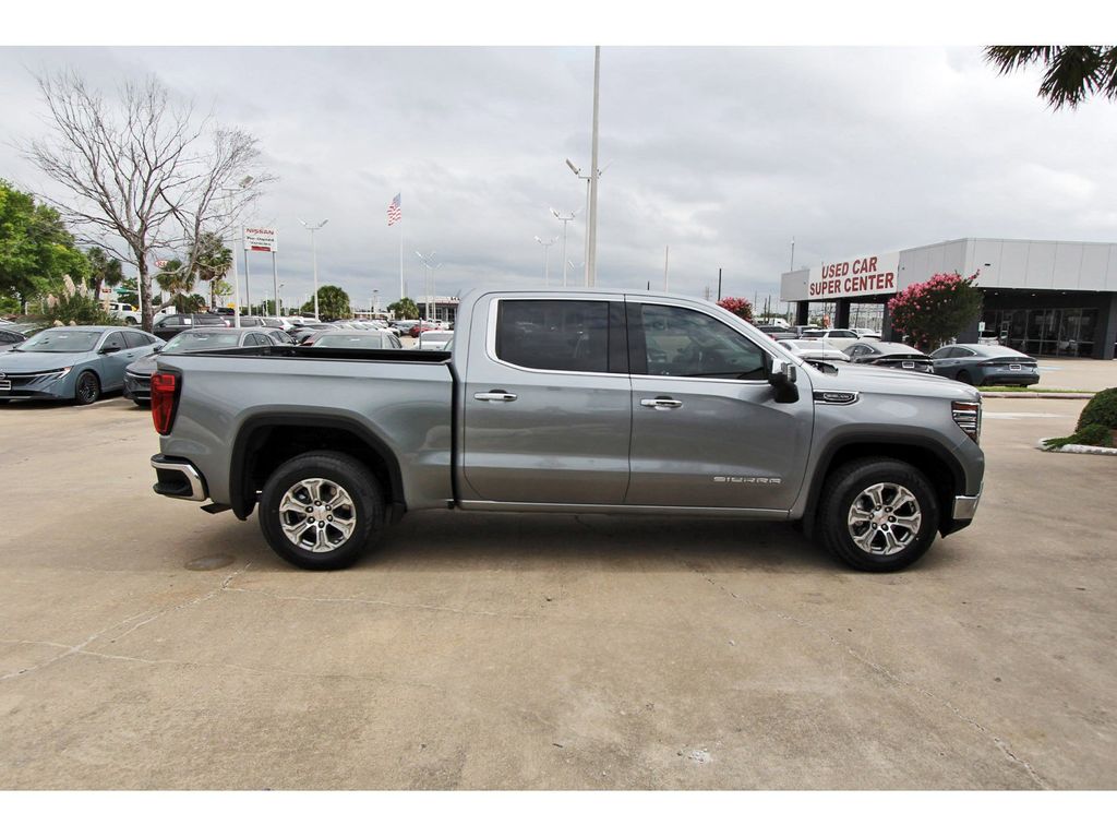 2025 GMC Sierra 1500 SLT - 4