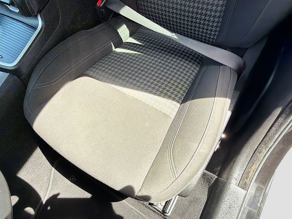 Used 2023 Black Dodge SXT image 19